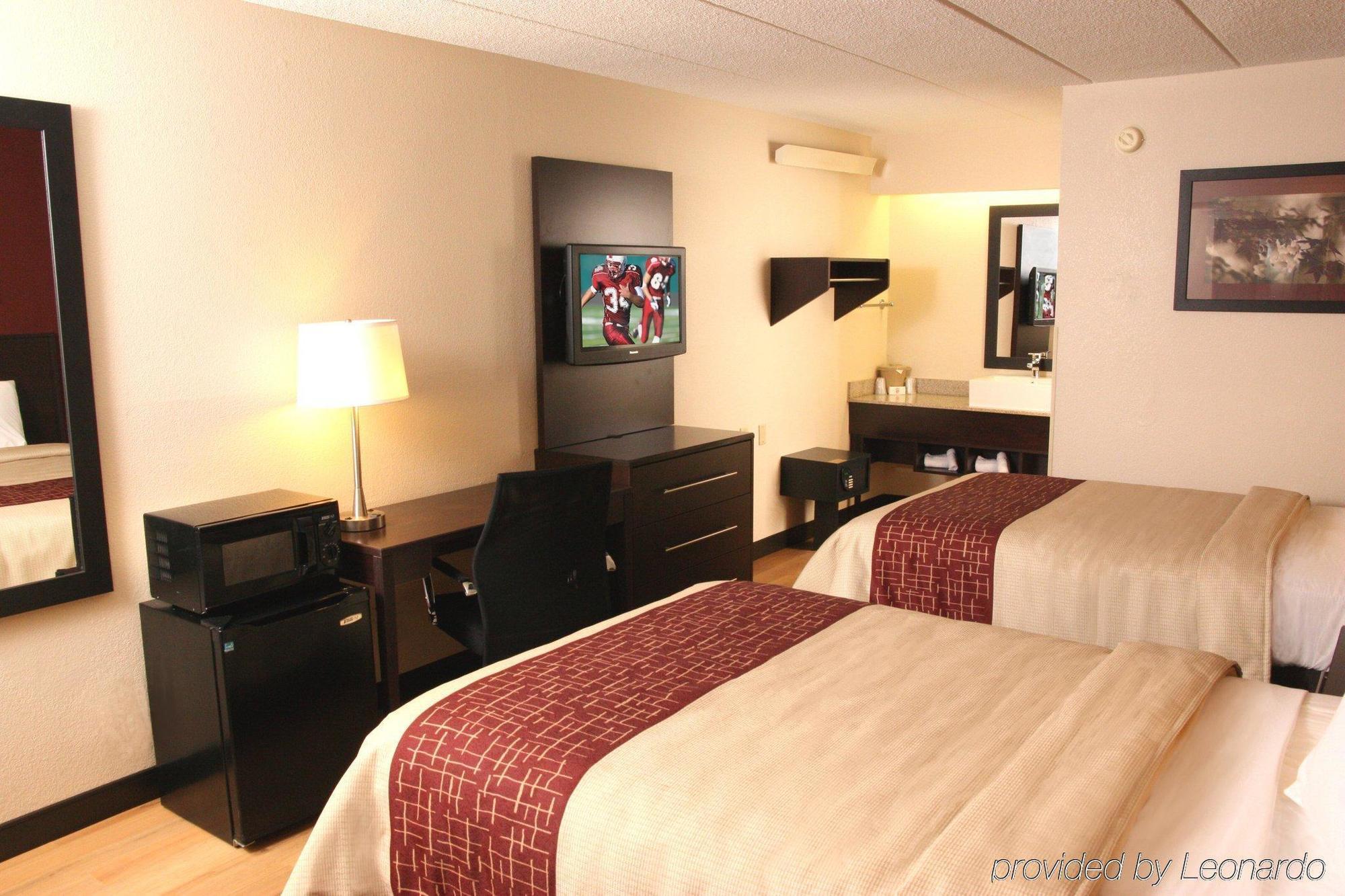 Red Roof Inn Plus+ Wilmington - Newark Christiana Room photo